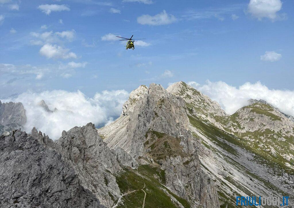 Panico sul Passo del Mulo, soccorsa dall’elicottero a 2.300 metri