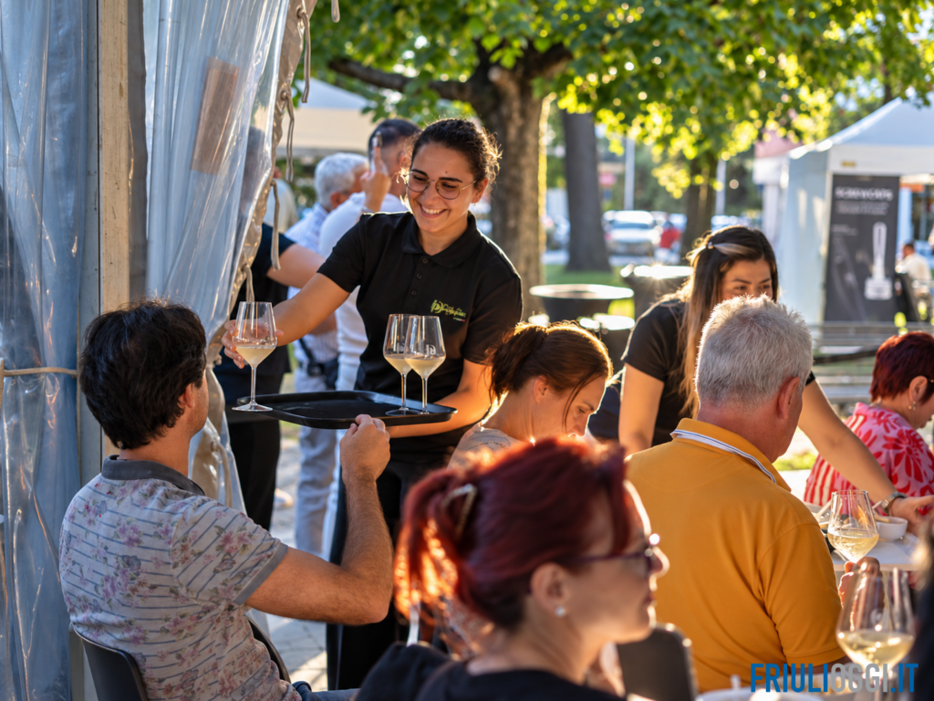 Negozi, botteghe e sapori in piazza: Cervignano fa il pieno con Expo Distretto