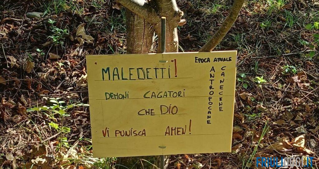 “Che Dio vi punisca”: a Tolmezzo il cartello contro i cani fa discutere
