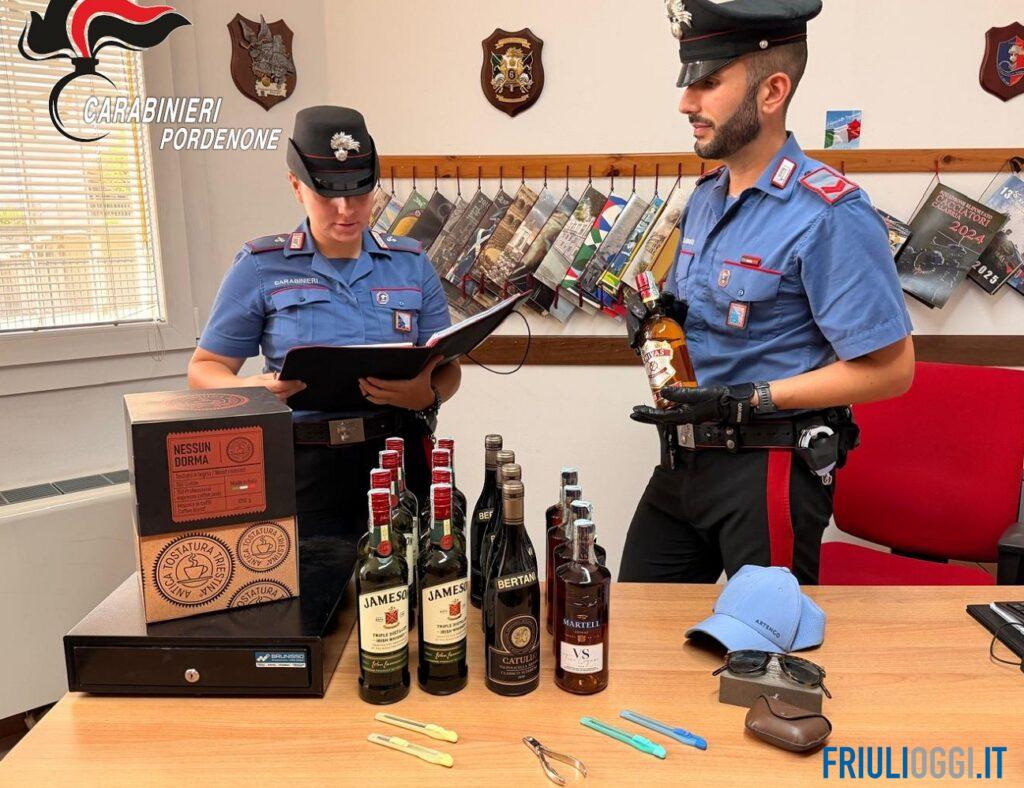 Ruba liquori, fugge a piedi e lascia l’auto: dentro altri 450 euro di refurtiva