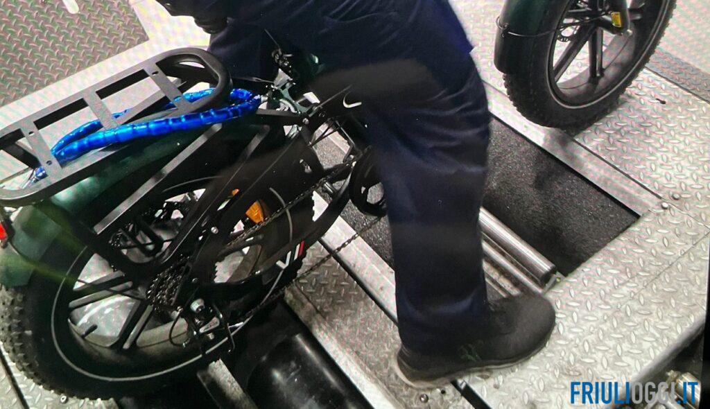 Bici elettrica “truccata”: a 40 all’ora senza pedalare, 6 mila euro di multa
