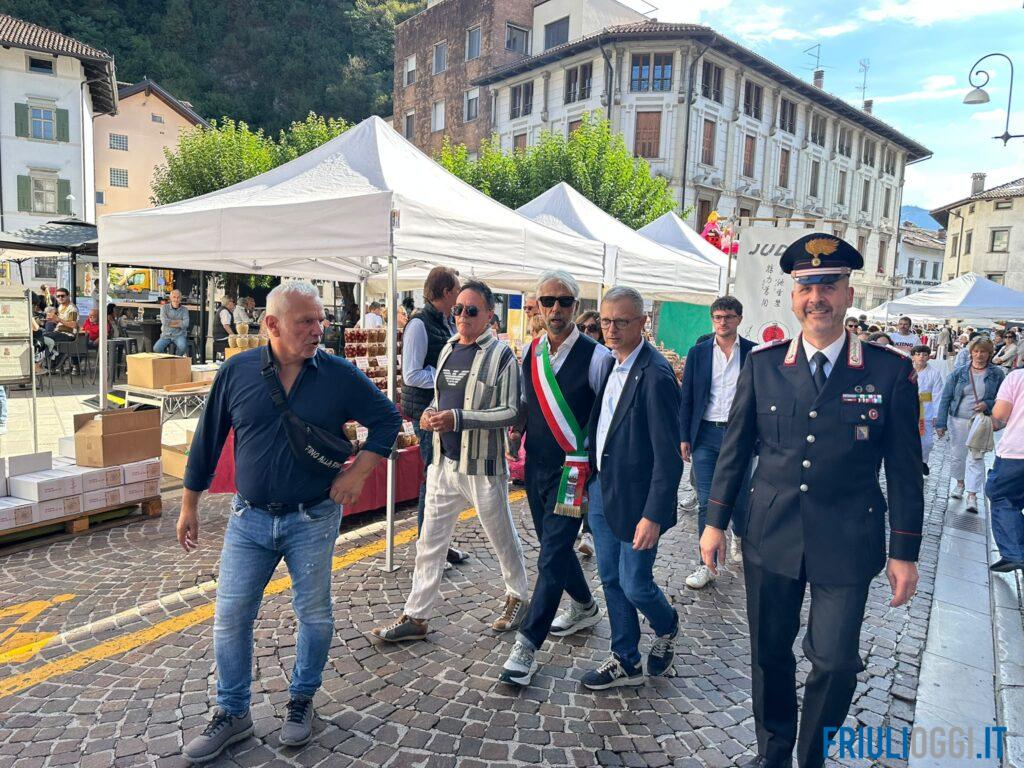 A Tolmezzo la Festa della Mela compie 30 anni e dice grazie a chi ha spento gli incendi