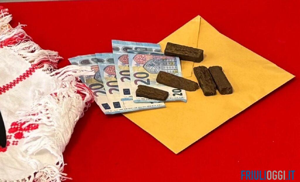Nasconde l’hashish nel cassonetto dei rifiuti: 30enne fermato dai Carabinieri
