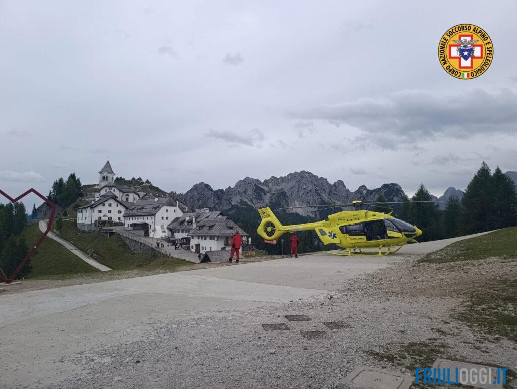 Monte Lussari, cade dalla scalinata: trauma cranico per un 65enne