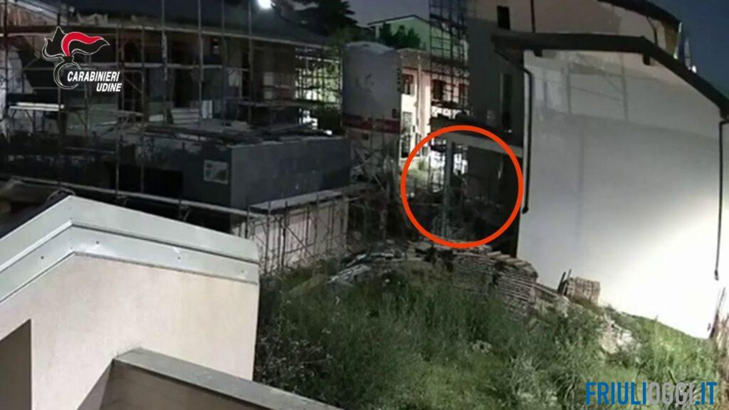 Furto in un cantiere edile a Udine: denunciato 25enne tradito dalle telecamere