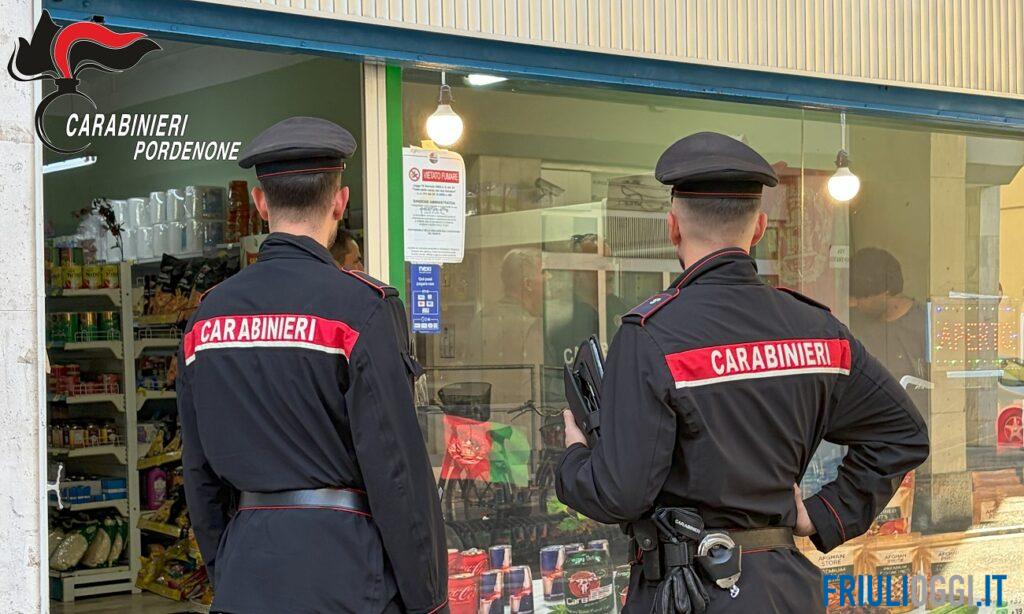 Gravi carenze igieniche e lavoratori controllati con le telecamere: chiuso un negozio a Pordenone