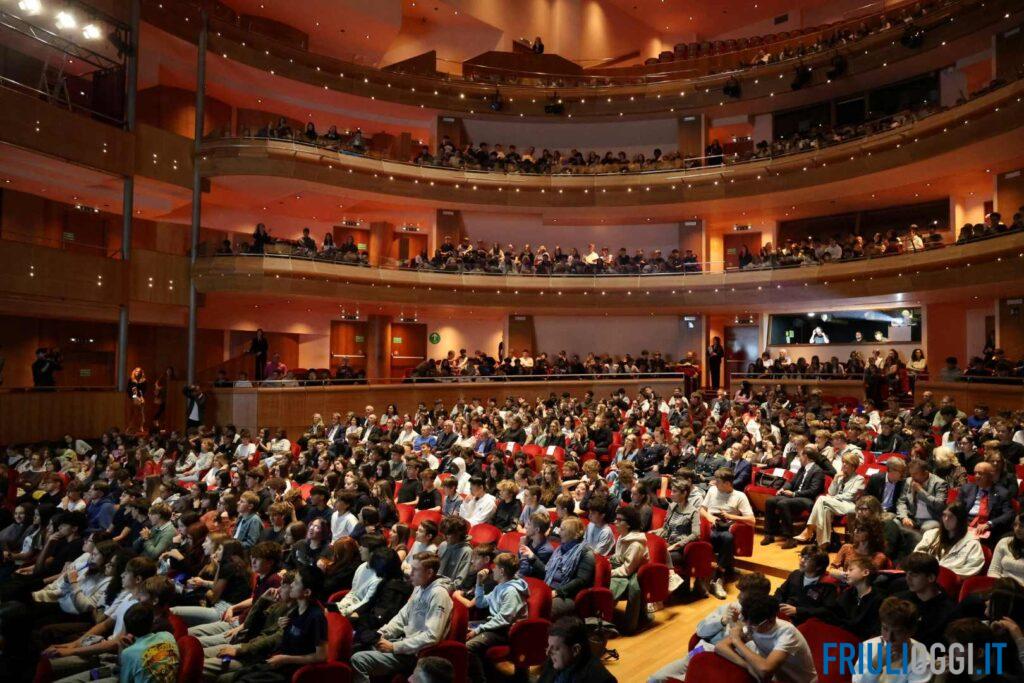 Festival Collega-menti: sabato tra salute mentale, scienza ed economia