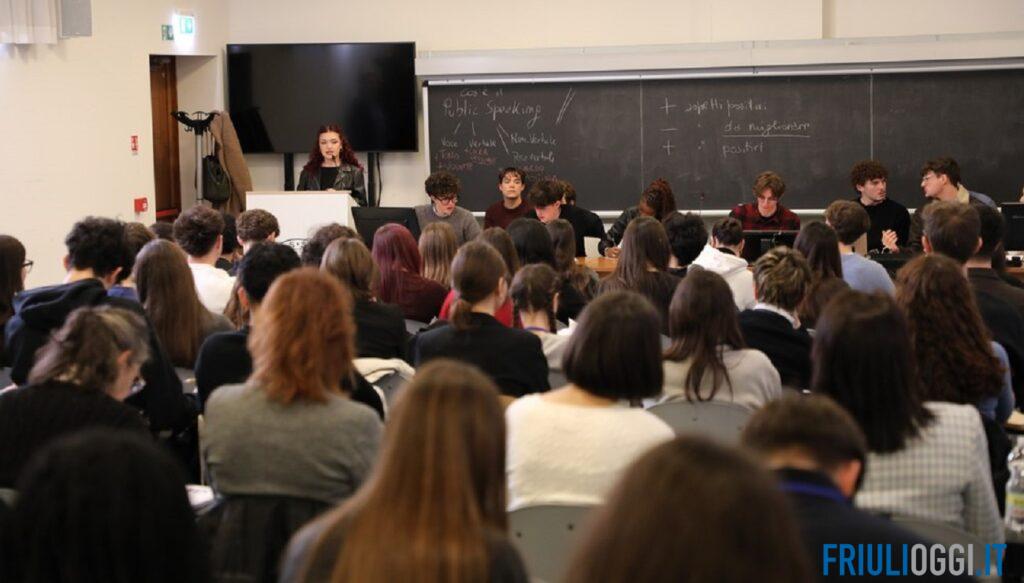 A Udine 42 studenti si sfidano a colpi di argomentazioni: due giorni di Debate Contest