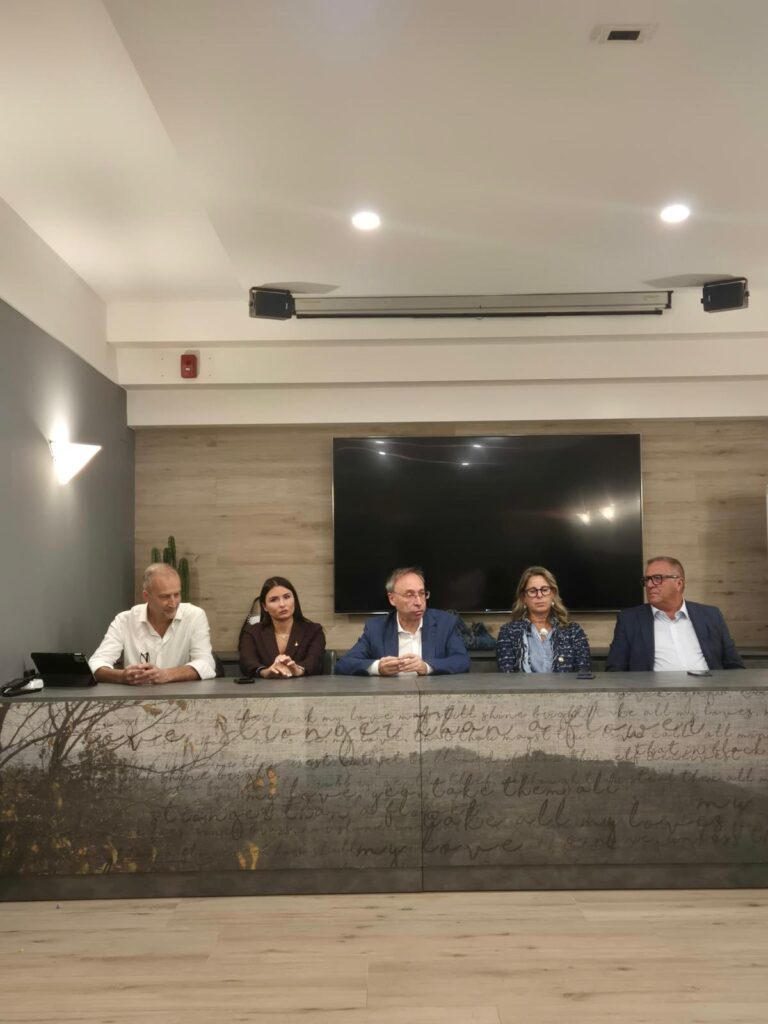 Udine, il centrodestra attacca De Toni: «Gestisca il caos»