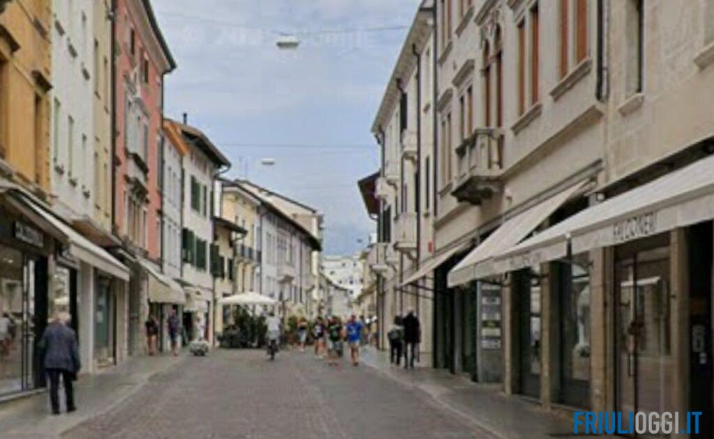 Tredicenne aggredita in centro a Pordenone: in 15 guardano senza intervenire