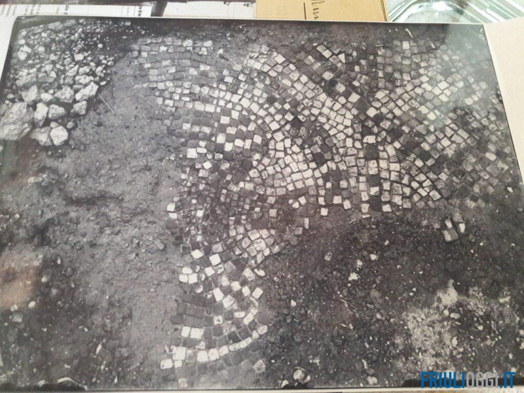 Il prezioso e antico mosaico di Cervignano si sta rovinando: l’appello per salvarlo