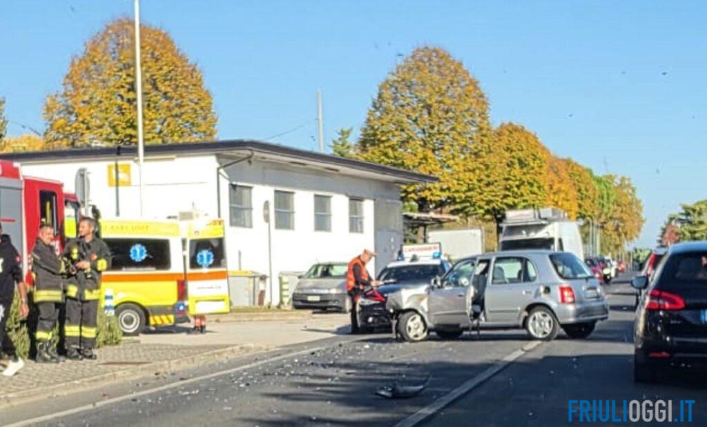 Incidente a Palazzolo dello Stella, scontro tra due auto sulla statale