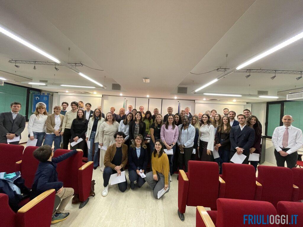 Nuovi medici, a Udine l’emozione del Giuramento di Ippocrate per 38 giovani