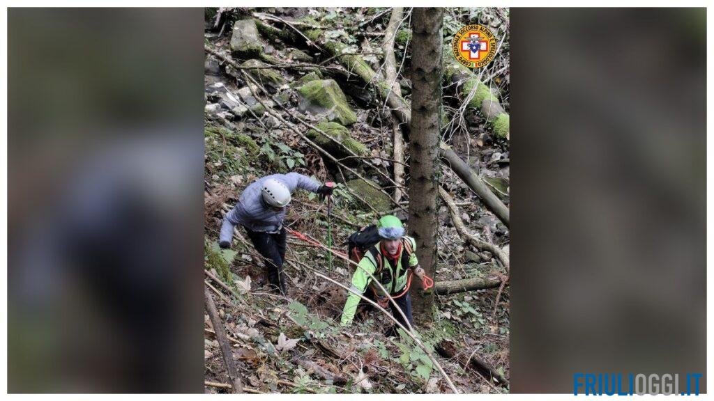 Perde l’orientamento nei boschi di Taipana, ritrovato dal Soccorso Alpino